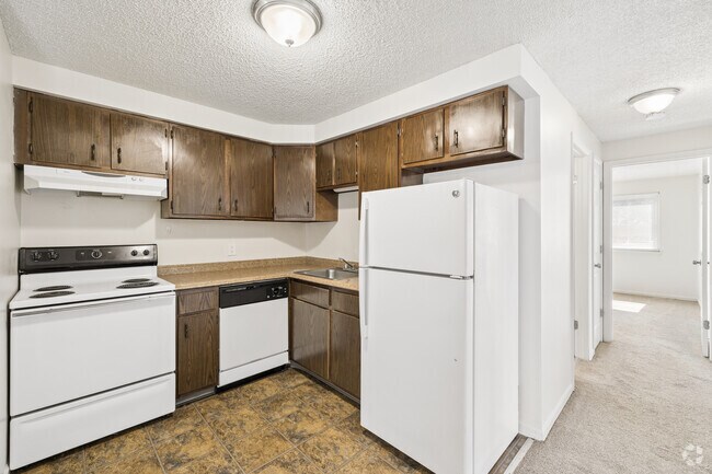 2BR, 1BA - 1,086SF - Kitchen
