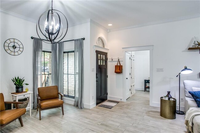 Photo - 2200 Falcon Dr