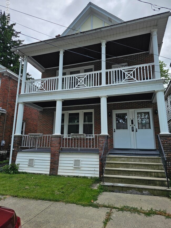 Building Photo - 28 Arcadia Ave Unit 1