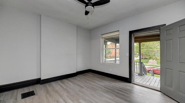 Photo - 814-816 S Ohio Avenue