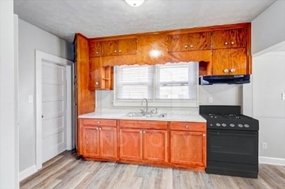 Photo - 815 N Centennial St