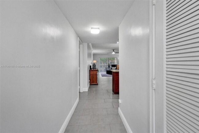 Photo - 830 S Hollybrook Dr Unit 310