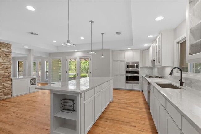 Photo - 700 Grey Fox Trail