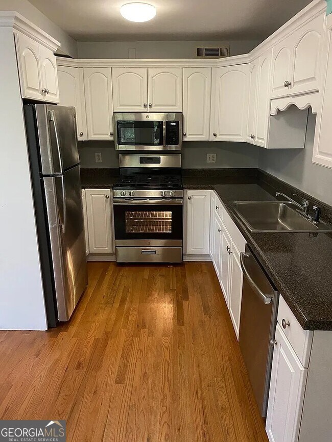 Photo - 1280 Stillwood Dr NE