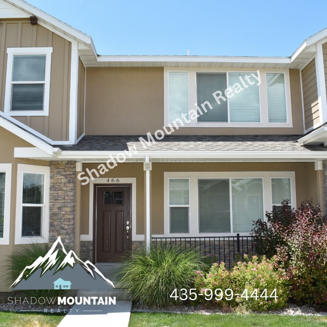 Building Photo - 466 E 2170 N Rental