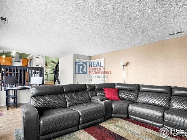 Photo - 465 S 24th Ave