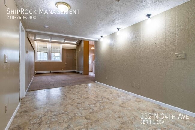 Photo - 332 N 34th Ave E