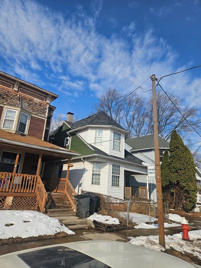 Photo - 2424 Broadway St