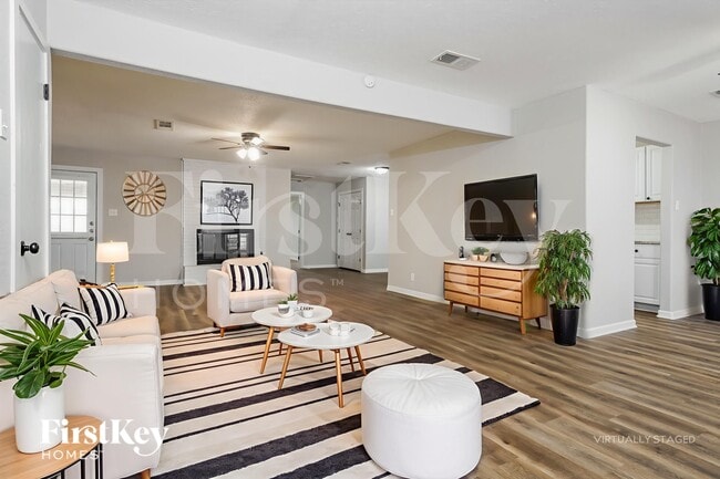 Photo - 800 W Cheryl Ave