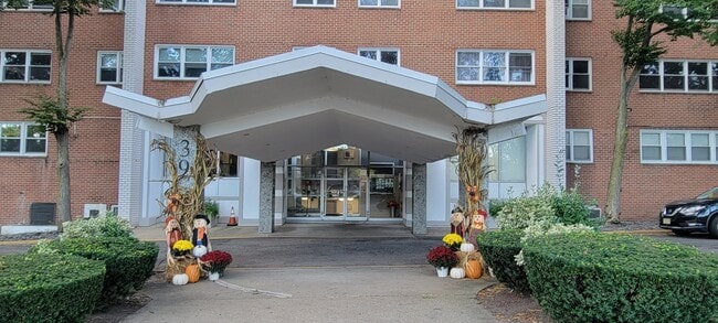 Main Entrance - 39 E 39th St Condo Unit L4
