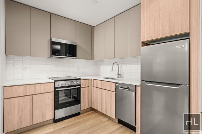 Photo - BRUCKNER BOULEVARD Unit 101