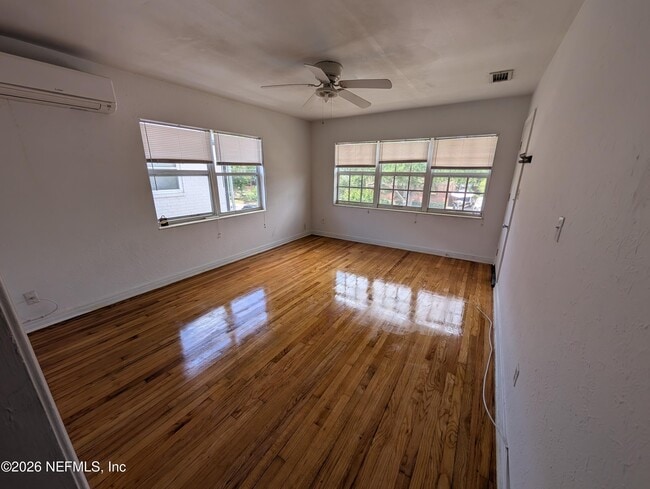 Photo - 2136 College St Unit 4