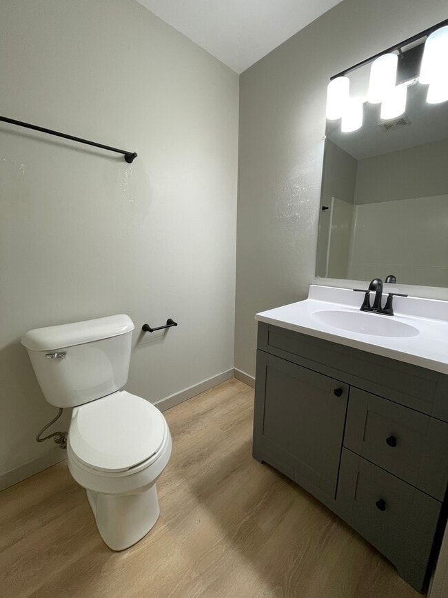 Photo - 2933 King James Way