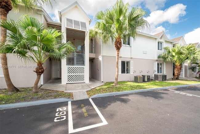 Building Photo - 6720 NW 174th Terrace Unit F-18