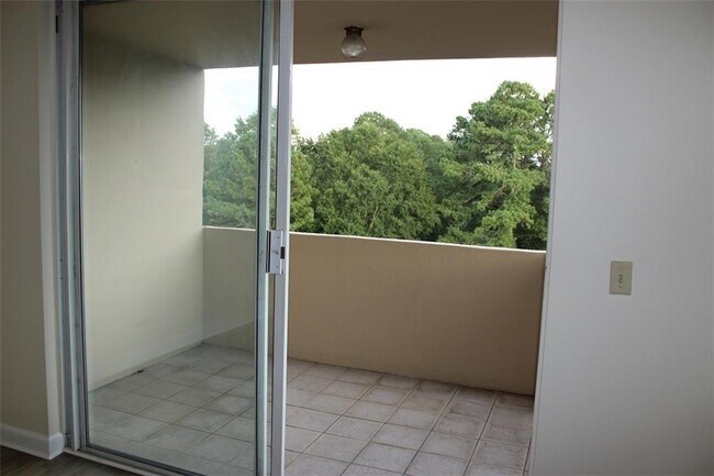 Photo - 1501 Clairmont Rd Unidad 828