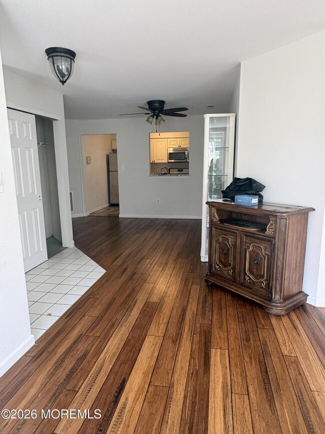 Photo - 103 Racquet Rd