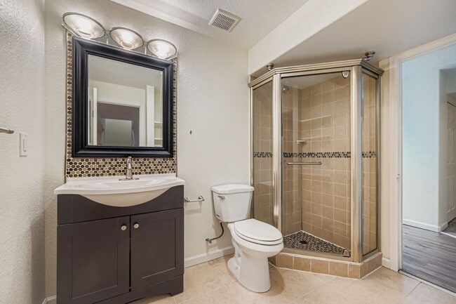 Photo - 5500 Clover Basin Dr