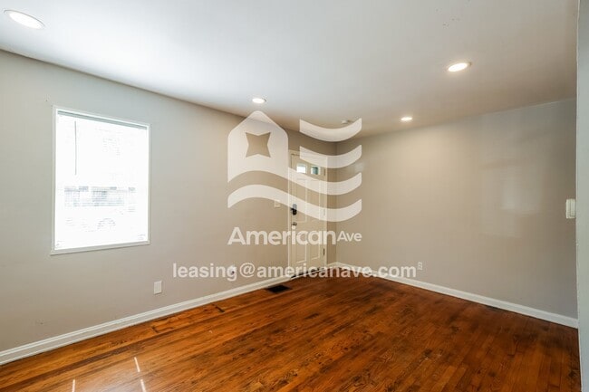 Photo - 3089 Worthington Ave