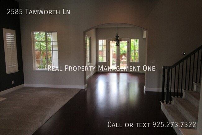 Photo - 2585 Tamworth Ln