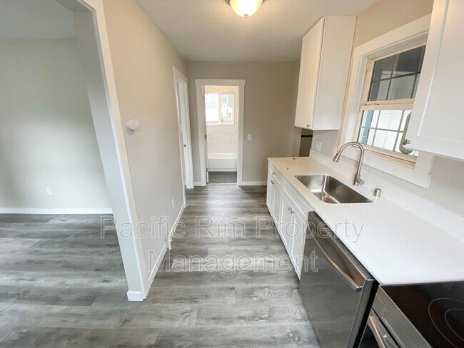 Photo - 14812 Grant Ave SW