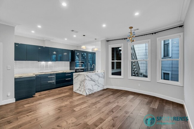 Photo - Russian Hill: Remodeled Top Floor Flat w/ In-Unit W/D, A/C, Private Roof Deck & Garage Parking w/... Unit 1638 Leavenworth Street