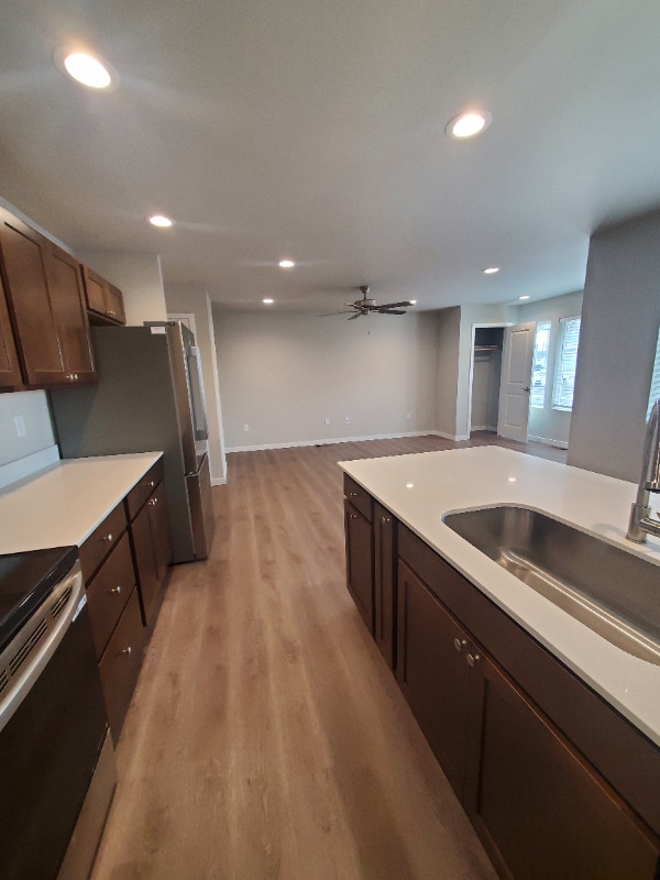 Photo - 2001 Good Hearted Pl Unidad C