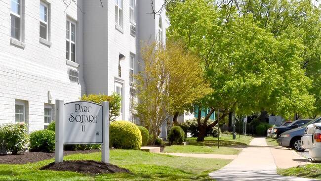 Primary Photo - Parc Square Apartments