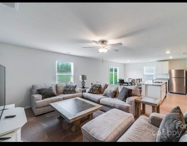 Building Photo - 600 Lamorak Pl Rental