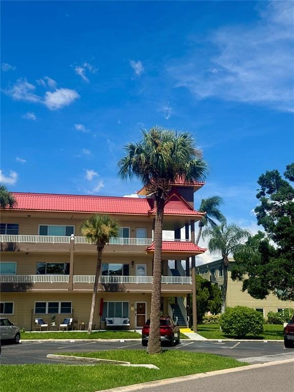 Building Photo - 2402 Ecuadorian Way Unit 40