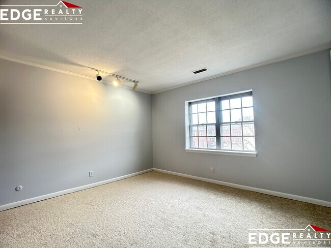 Photo - 100 Lake Shore Rd Condo Unit 4