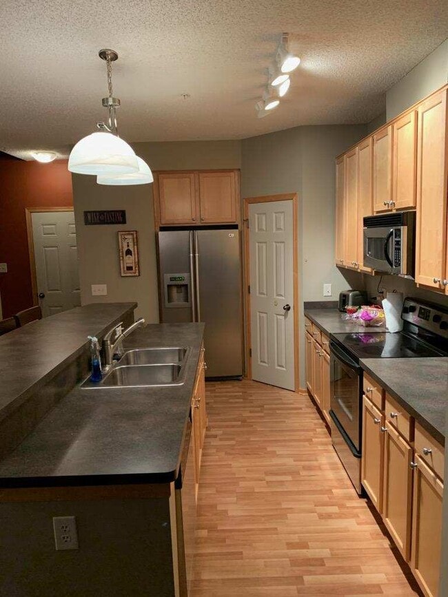 Photo - 11775 Vermillion St NE