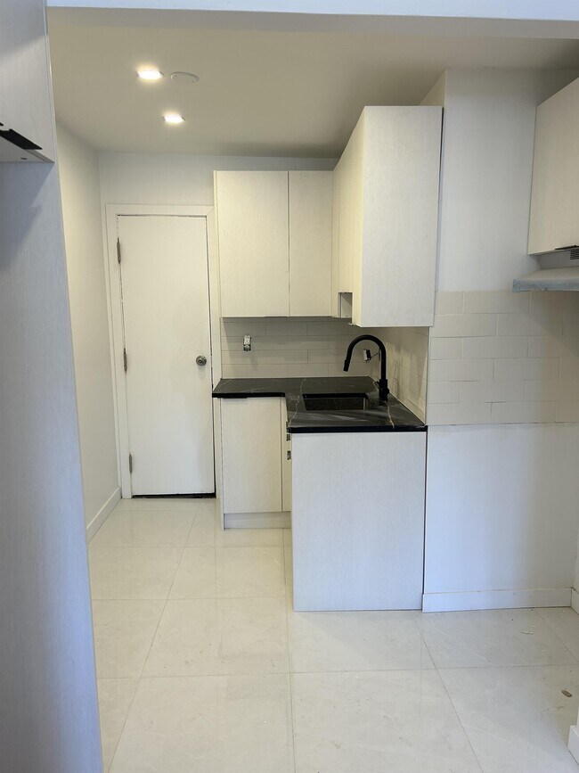 Photo - 3010 Rue Goyer Unit 11