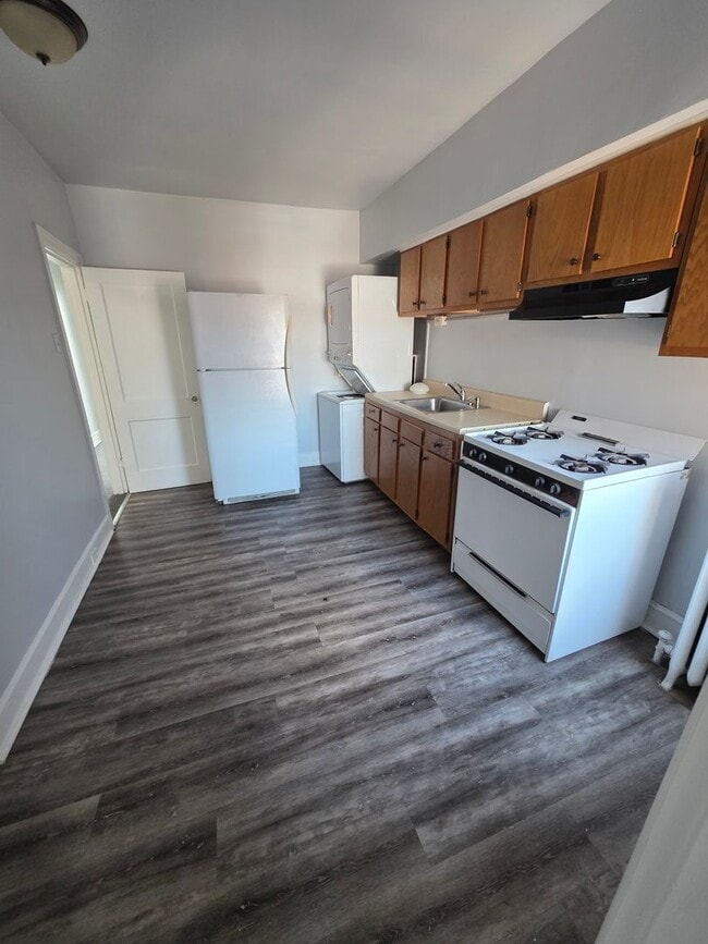 Building Photo - 6626 N 17th St Unit 2 Rental