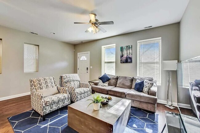 Photo - 1730 W Beach Ave