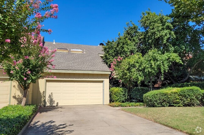 Building Photo - 2 Bedroom Home in Beautiful California Park