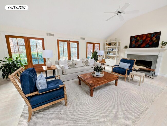 Photo - 7 Briarsweet Ln