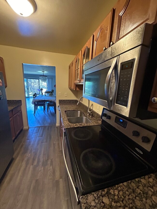 Photo - 779 Watersedge Dr