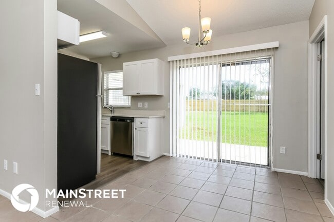 Photo - 3243 Knightsbridge Rd