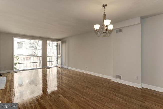 Photo - 2531 Queen Annes Ln NW