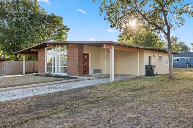 605 Mary Lake Dr