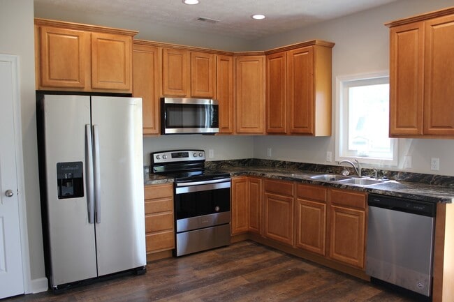 Photo - Townhouse for Rent in Cedar Point