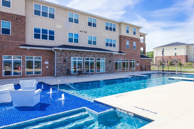 Pool - Traverse Commons Apartments