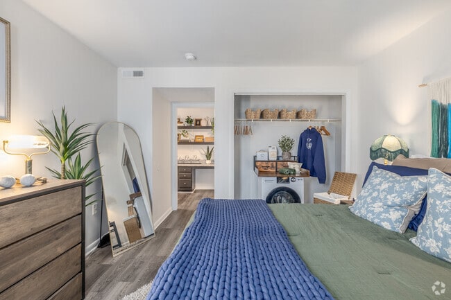 1BR, 1BA - 540SF - Bedroom