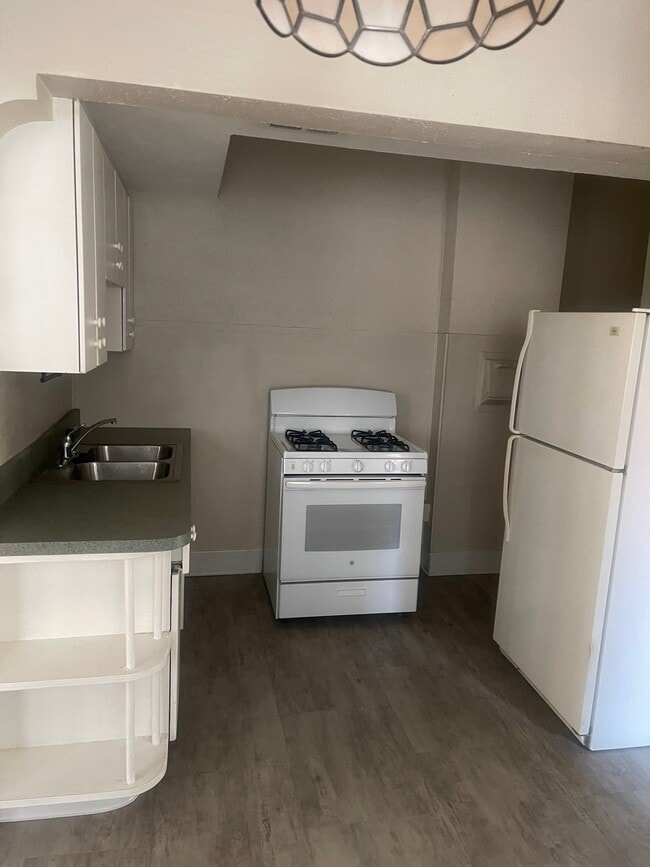 Photo - 3920 Wilmington Ave Unidad 2W