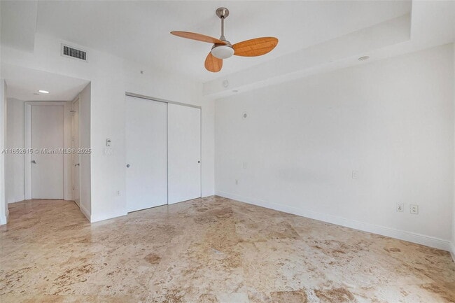 Building Photo - 20000 E Country Club Dr Unit TS02 Rental