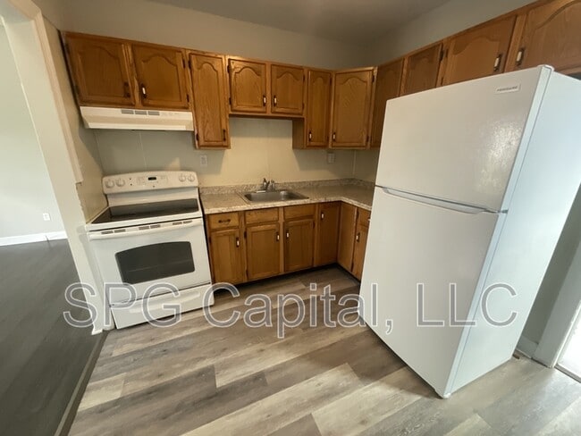 Photo - 7402 Lincoln Way W