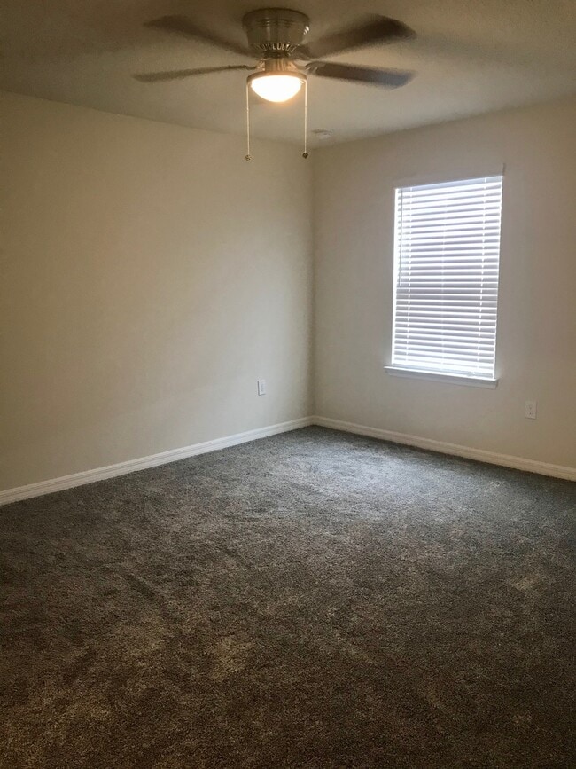 Photo - Energy Efficient 3/3 Townhome w/ 2 Car Gar...
