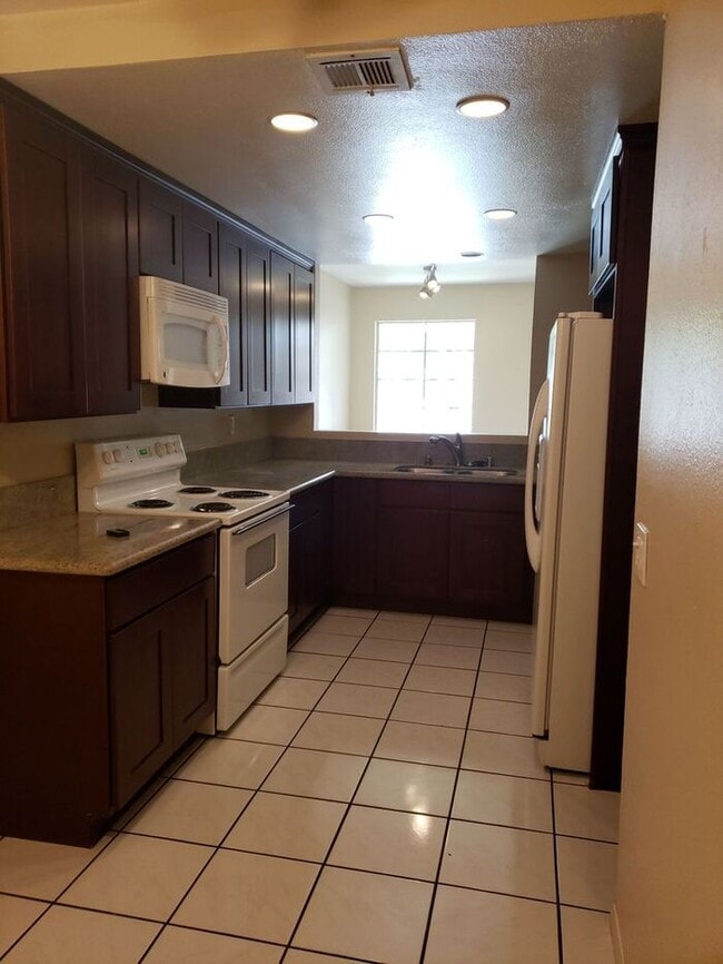 Photo - $1000 Holiday Move In Spec! The Bluffs at ... Casa