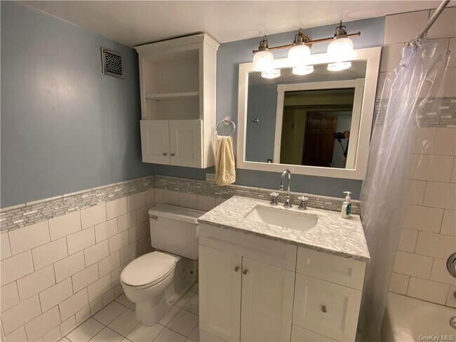 Photo - 1 Landmark Sq Unidad 612