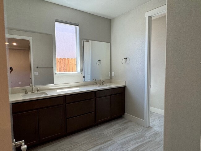 Photo - SINGLE STORY | 4 -bedrooms |3 baths | 1877...